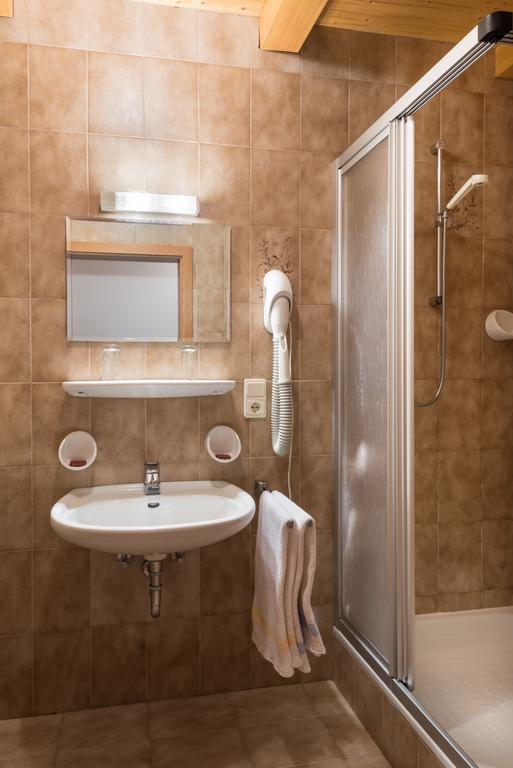 Hotel Klotz San Leonardo in Passiria Quarto foto