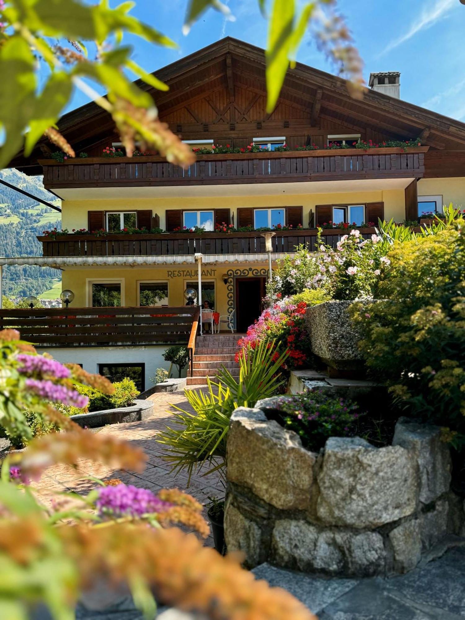 Hotel Klotz San Leonardo in Passiria Exterior foto